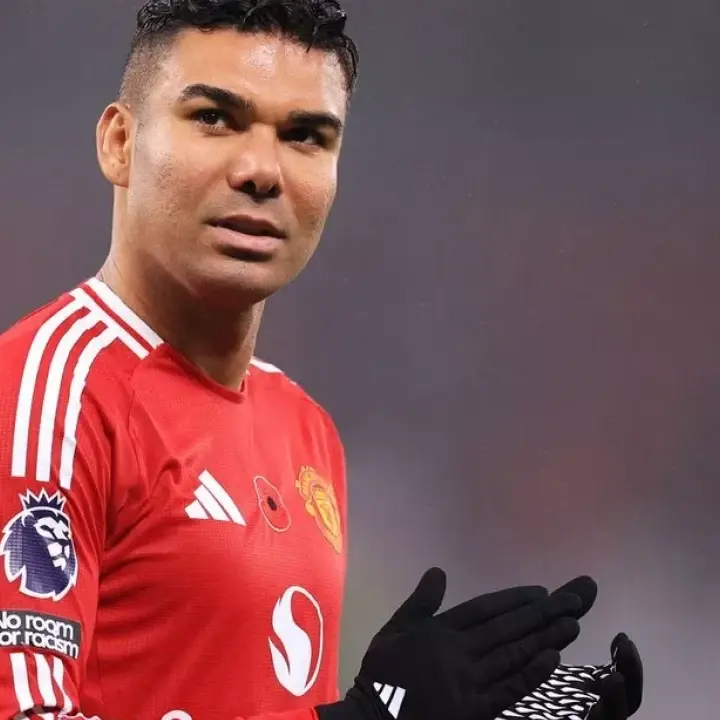 Manchester United Putuskan Tidak Perpanjang Kontrak Casemiro dan Jadon Sancho