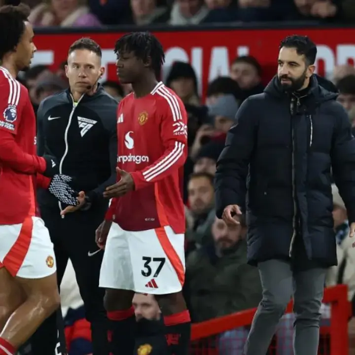 Manchester United Tak Berbelanja di Bursa Transfer Januari 2026, Nasib Zirkzee dan Mainoo Terancam di Old Trafford