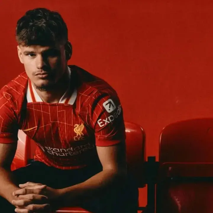 Arne Slot Didesak Coret Milos Kerkez agar Andy Robertson Kembali Jadi Starter di Liverpool