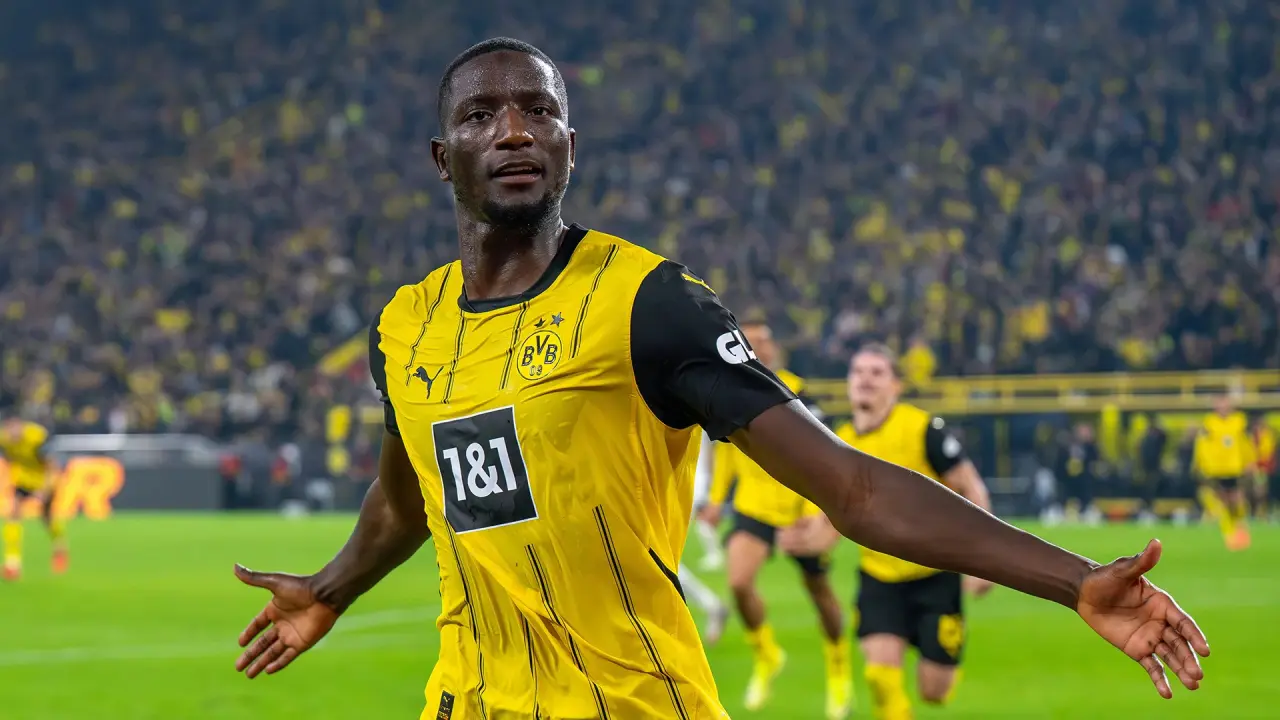 Borussia Dortmund Siap Lepas Striker Incaran Barcelona Dengan Harga Lebih Murah