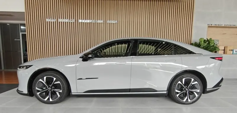Eskterior Mazda 6e