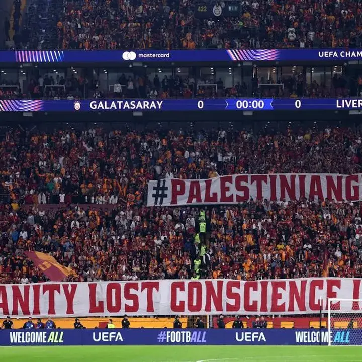 Galatasaray Terancam Sanksi UEFA Usai Pasang Banner Dukungan Palestina