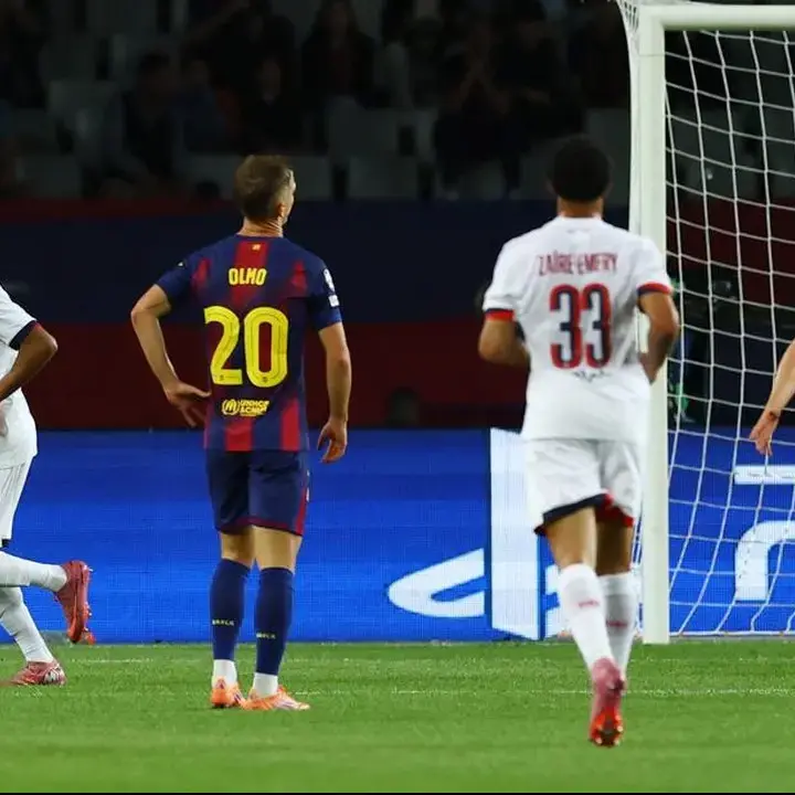Hansi Flick Sebut Barcelona Kalah dari PSG Karena Kelelahan