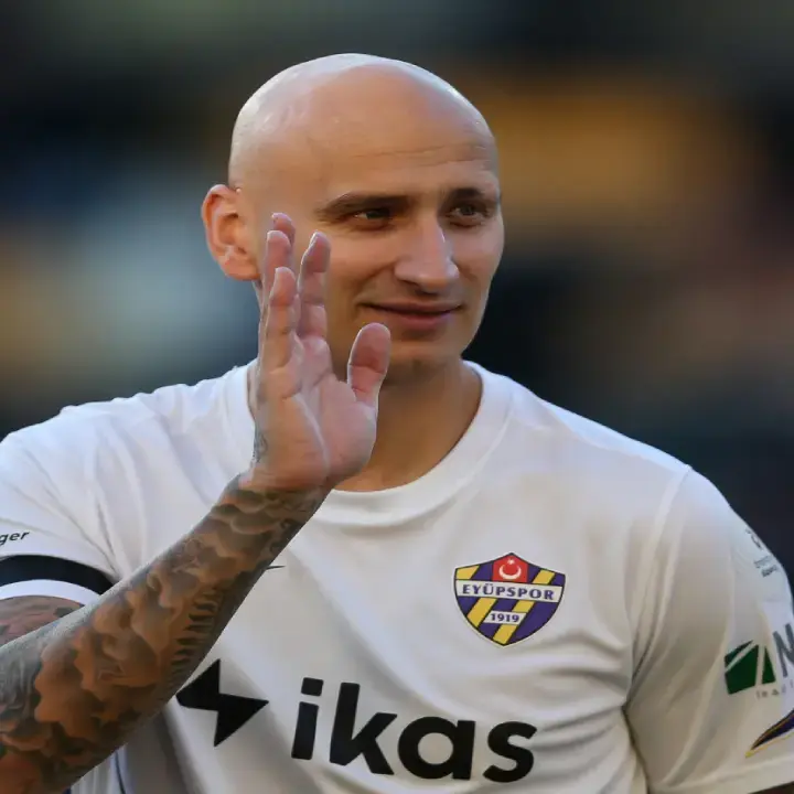 Jonjo Shelvey Ungkap Alasan Pindah ke Timur Tengah: Demi Masa Depan Anak, Bukan Uang