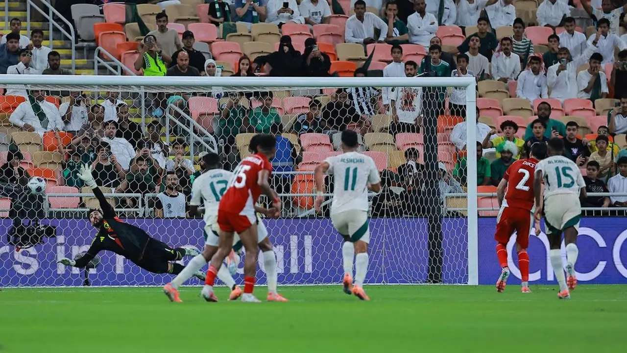 Kluivert Akui Dua Kesalahan Timnas Usai Dikalahkan Arab Saudi