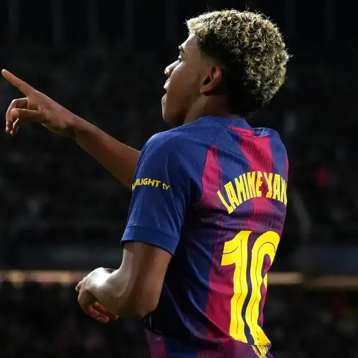 Lamine Yamal Ukir Rekor Baru Saat Barcelona Hancurkan Olympiacos di Liga Champions