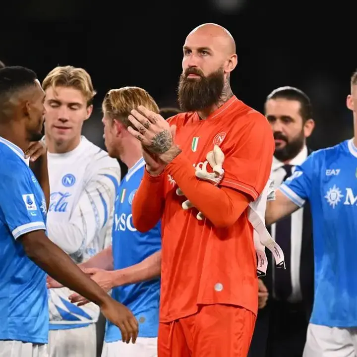 Napoli dan AS Roma Rebut Puncak Klasemen Serie A, AC Milan Turun ke Posisi 3