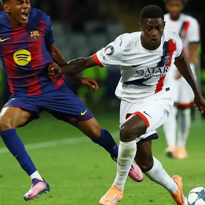 Barcelona vs PSG: Nuno Mendes Kembali Bikin Lamine Yamal Gigit Jari