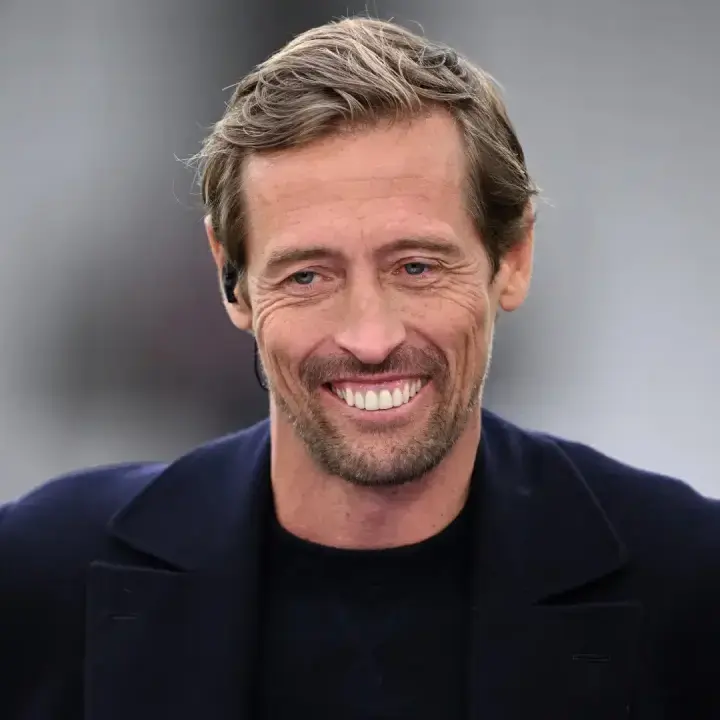 Peter Crouch Buka Suara soal Kontroversi Maguire: Dia Tak Layak Jadi Kambing Hitam