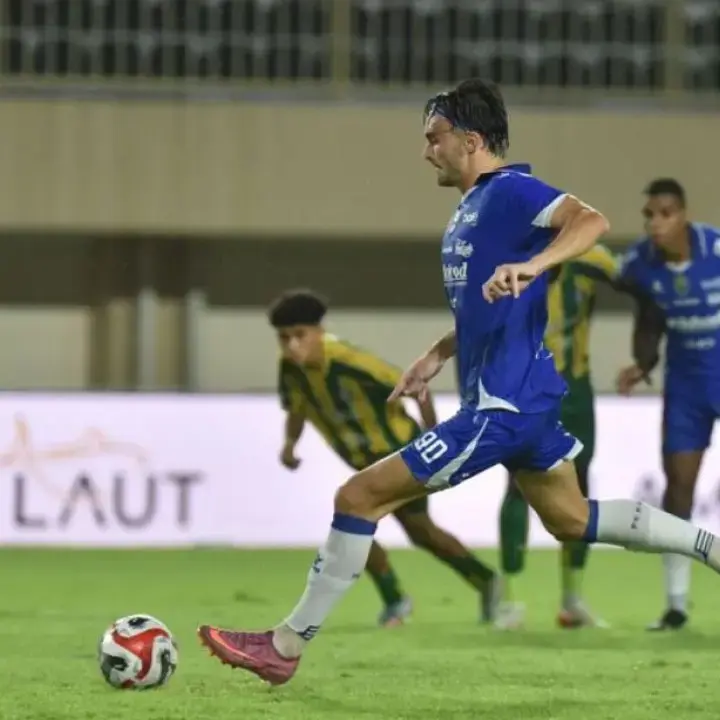 Tampil Dominan, Persib Bandung Libas PSBS Biak di Laga BRI Super League 2025/2026