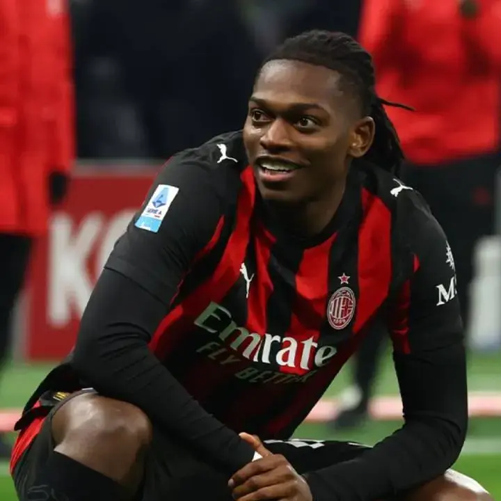Rafael Leao Jadi Penentu, AC Milan Tundukkan Lazio 1-0 dalam Duel Panas Serie A di San Siro