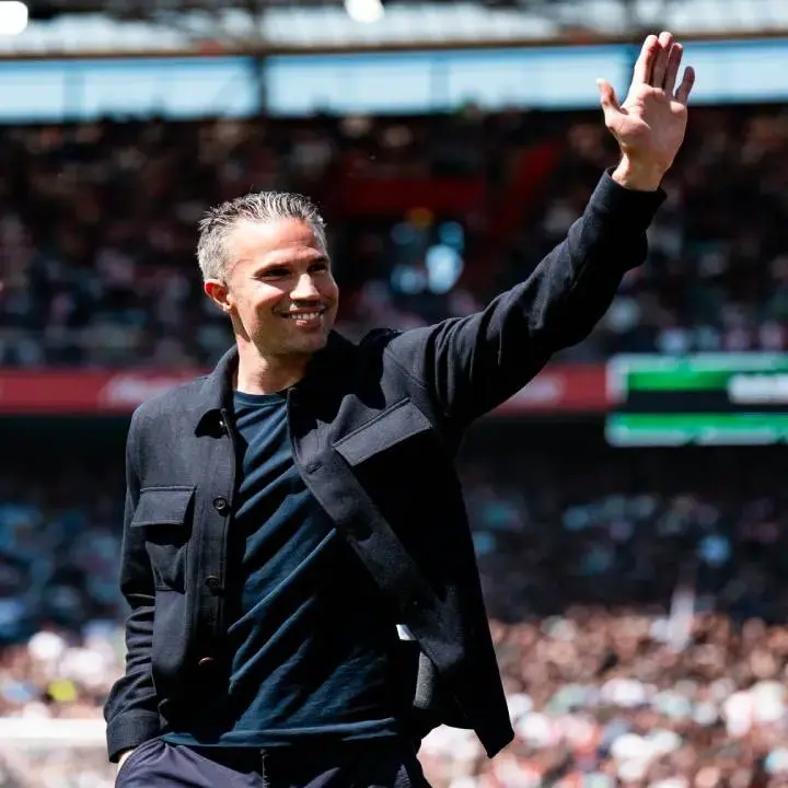 Robin van Persie Pastikan Debut Shaqueel di Feyenoord Murni karena Kualitas, Bukan Nepotisme
