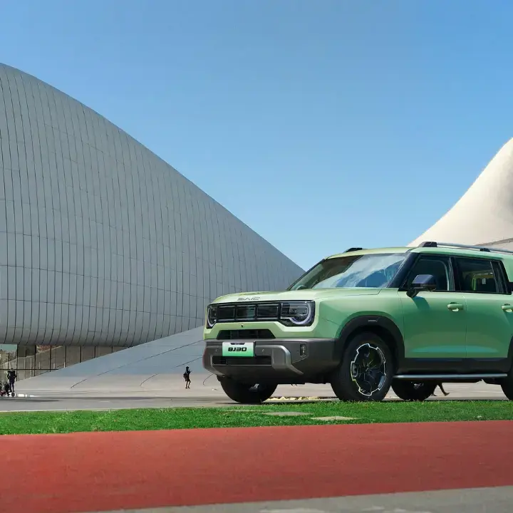 BAIC BJ30 Hybrid FWD Resmi Mengaspal di Indonesia, Pengiriman 10 Unit Pertama Dimulai