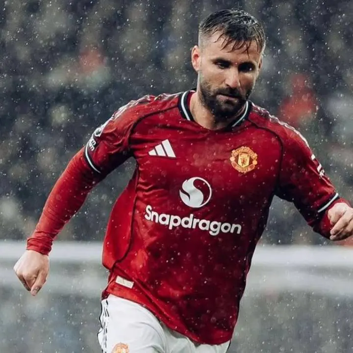Dapat Pujian dari Troy Deeney, Luke Shaw Makin Matang di MU dan Disebut Layak Masuk Skuad Timnas Inggris