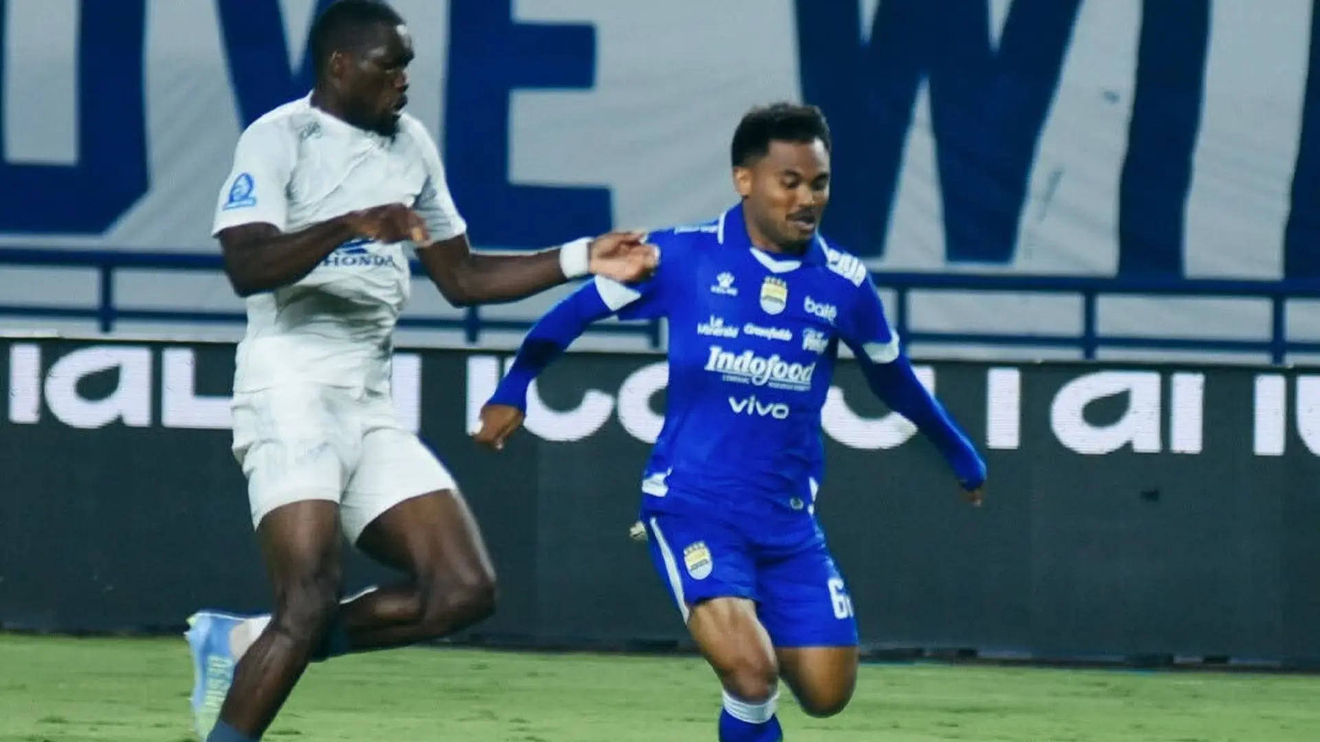 Persib Kalahkan PSM Lalu Persik Permalukan Persis, Berikut Klasemen dan Top Skor Sementara Liga 1