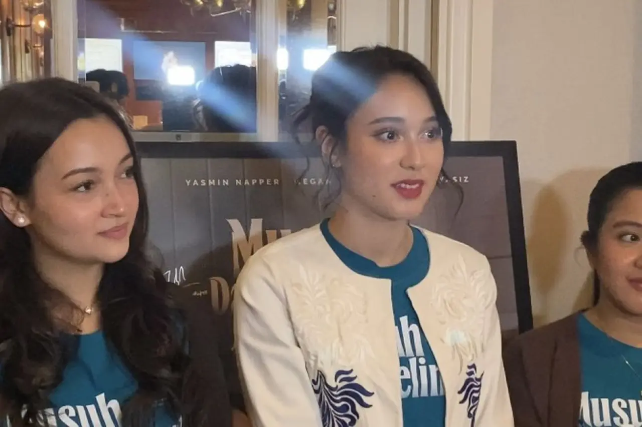 Yasmin Napper dalam konferensi pers film Musuh Dalam Selimut, Jakarta, Senin (8/12/2025).