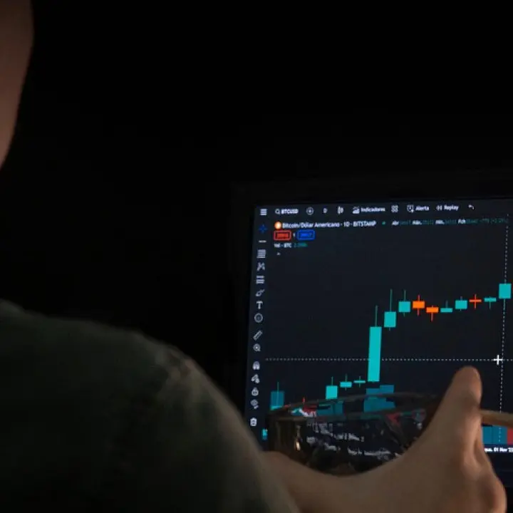 Harga Kripto 2 Desember 2025 Anjlok: Bitcoin Turun ke Rp1,43 Miliar, Altcoin Kompak Terperosok di Zona Merah