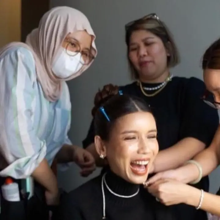 Sabrina Chairunnisa dan Wanda Ponika Berkolaborasi dalam Kampanye Perhiasan Bertema Sehari-hari