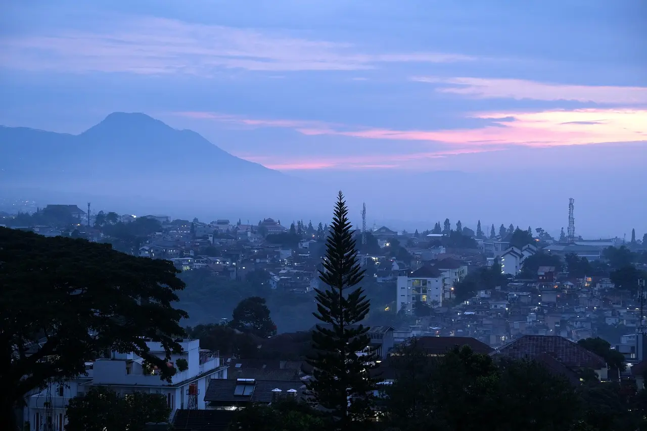 Prakiraan Cuaca Kota Bandung Hari Ini, 24 Desember 2025
