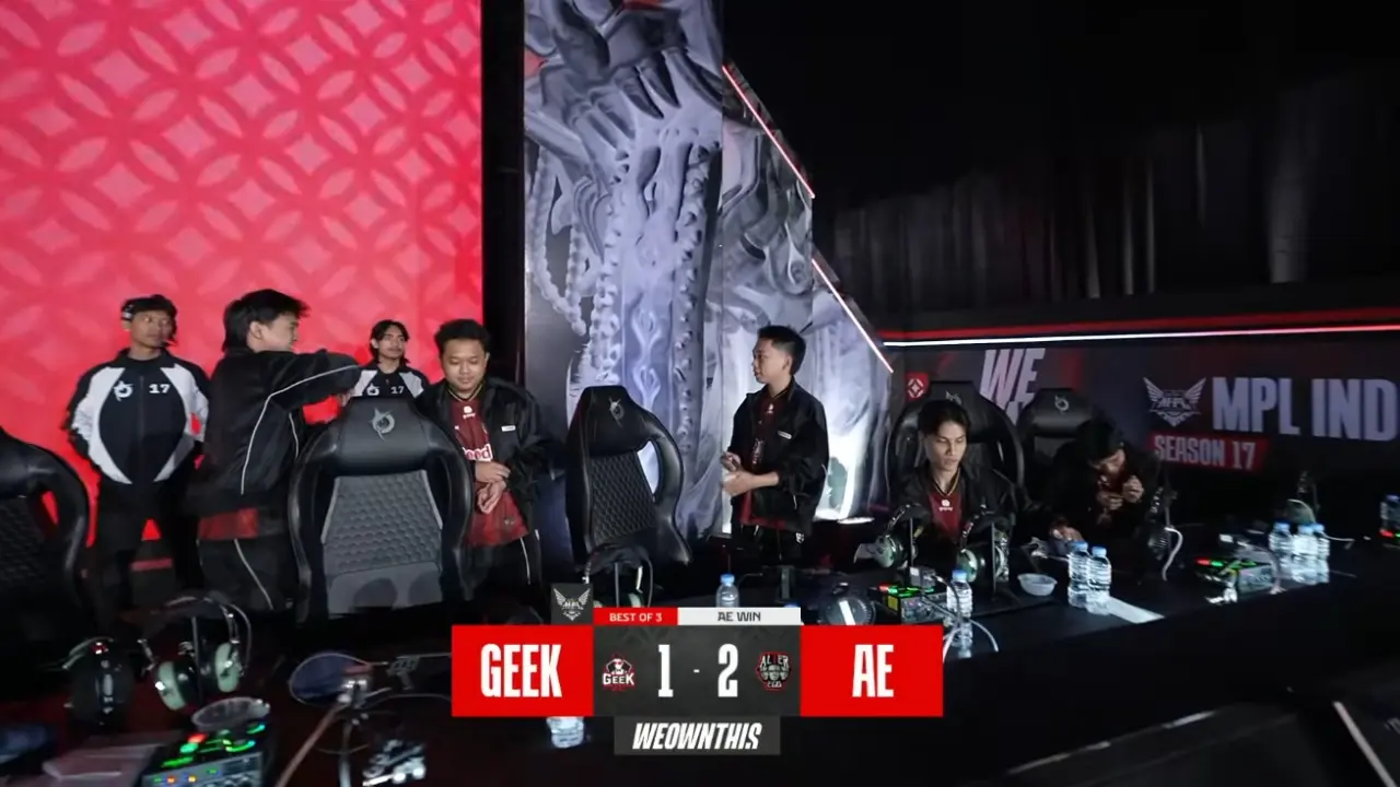 Hasil Mpl Id S17 Hari Ke 2 Pekan 4 Alter Ego Menang Dramatis 2 1 Atas Geek Fam Usai Duel Sengit Tiga Game