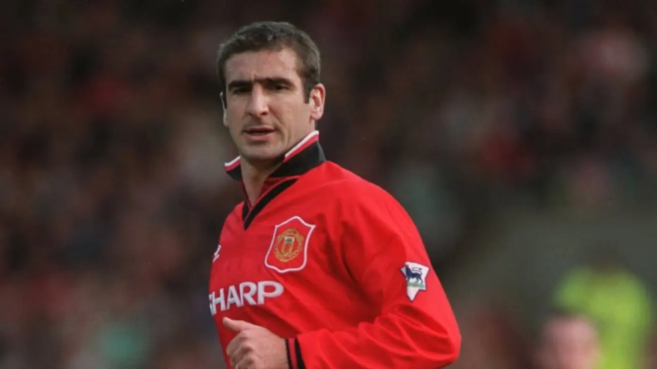 Eric Cantona Melatih Skuad Legenda Manchester United Dalam Laga Spesial