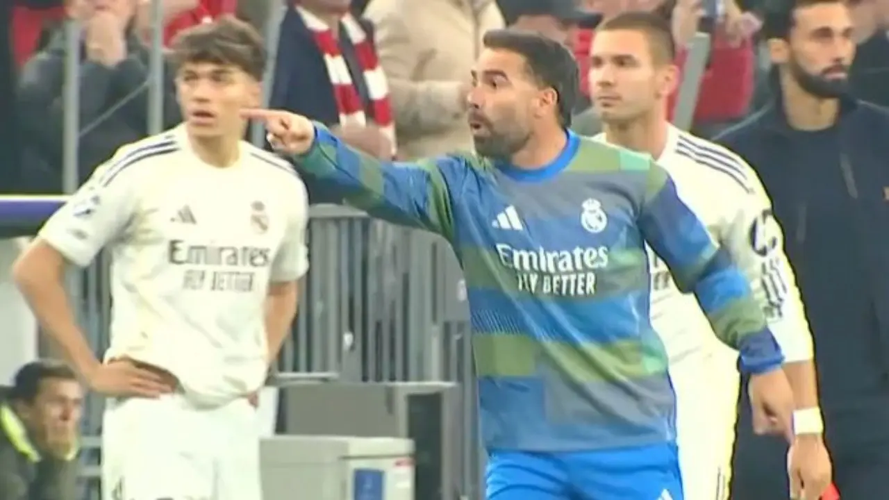 Dani Carvajal Memprotes Keras Wasit Slavko Vincic Setelah Kartu Merah Eduardo Camavinga
