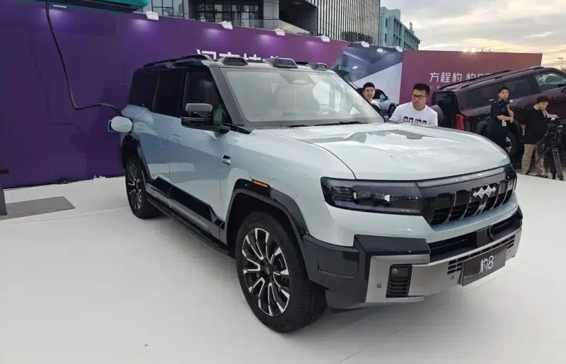 Desain Dan Dimensi Denza B8 Flash Charge Edition