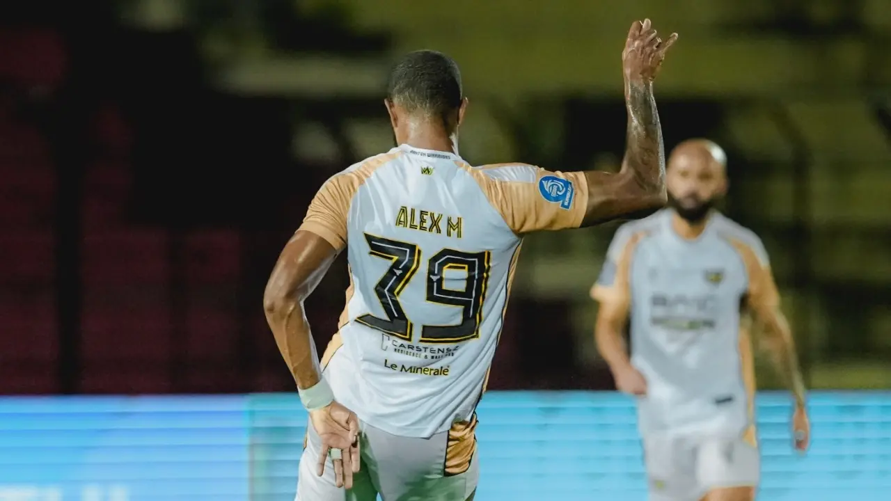 Dewa United Fc Tampil Dominan Dan Menang 5 0 Atas Psbs Biak Lewat Hat Trick Alex Martins