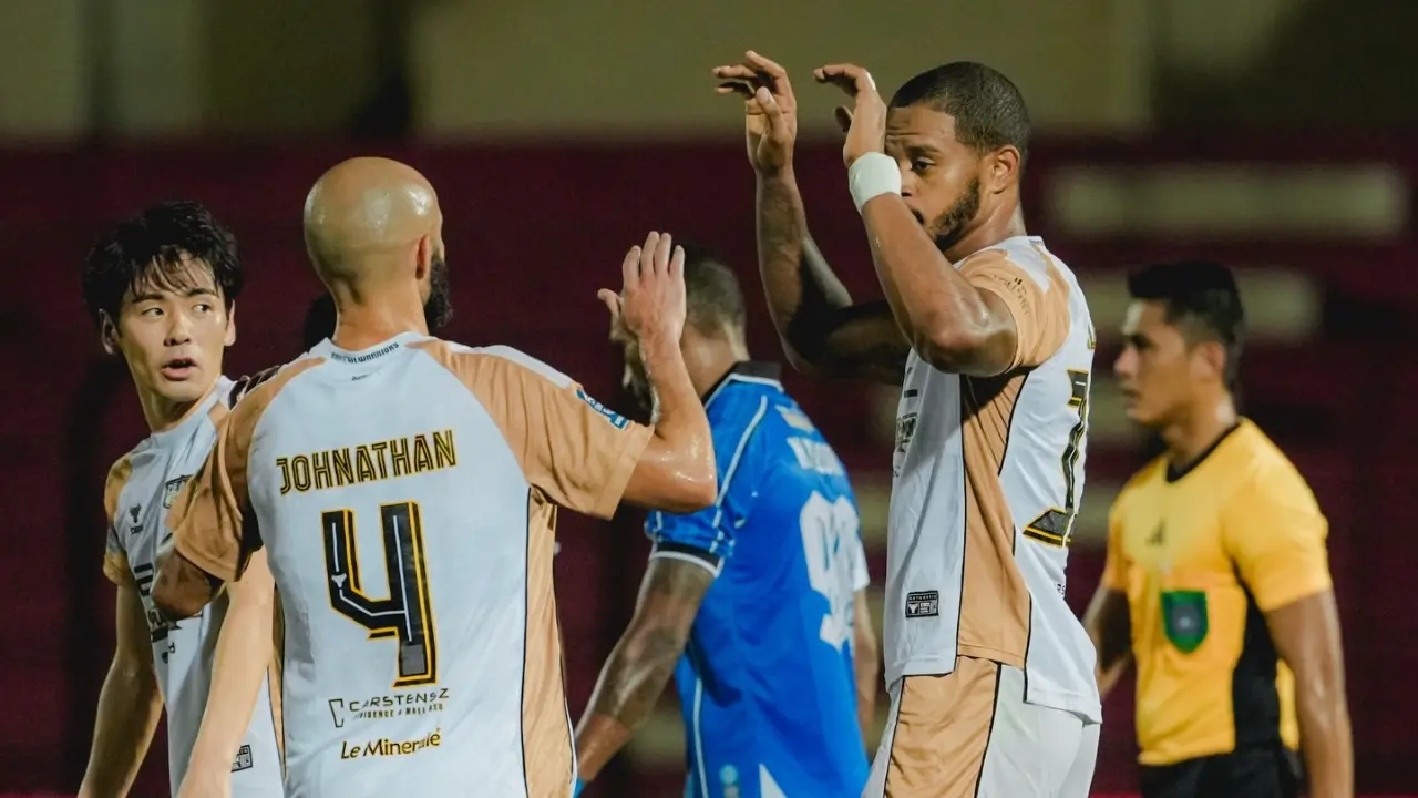 Klasemen Terbaru Liga Super Indonesia Usai Dewa United Fc Gilas Psbs Biak 5 0 Dan Persik Kediri Menang 3 0 Di Markas Semen Padang
