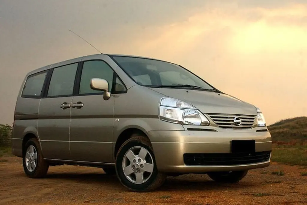 Rekomendasi Mobil Keluarga Pintu Geser Nissan Serena C24