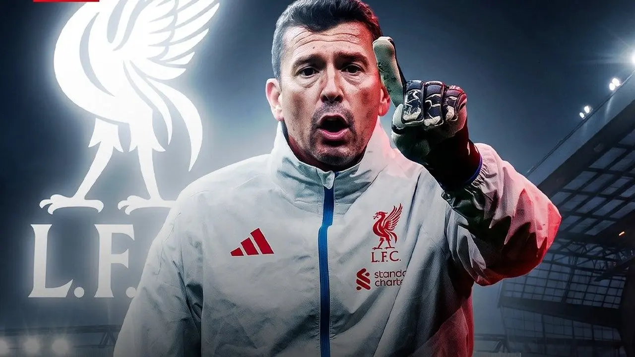 Pelatih kiper Liverpool Alejandro Rosalen