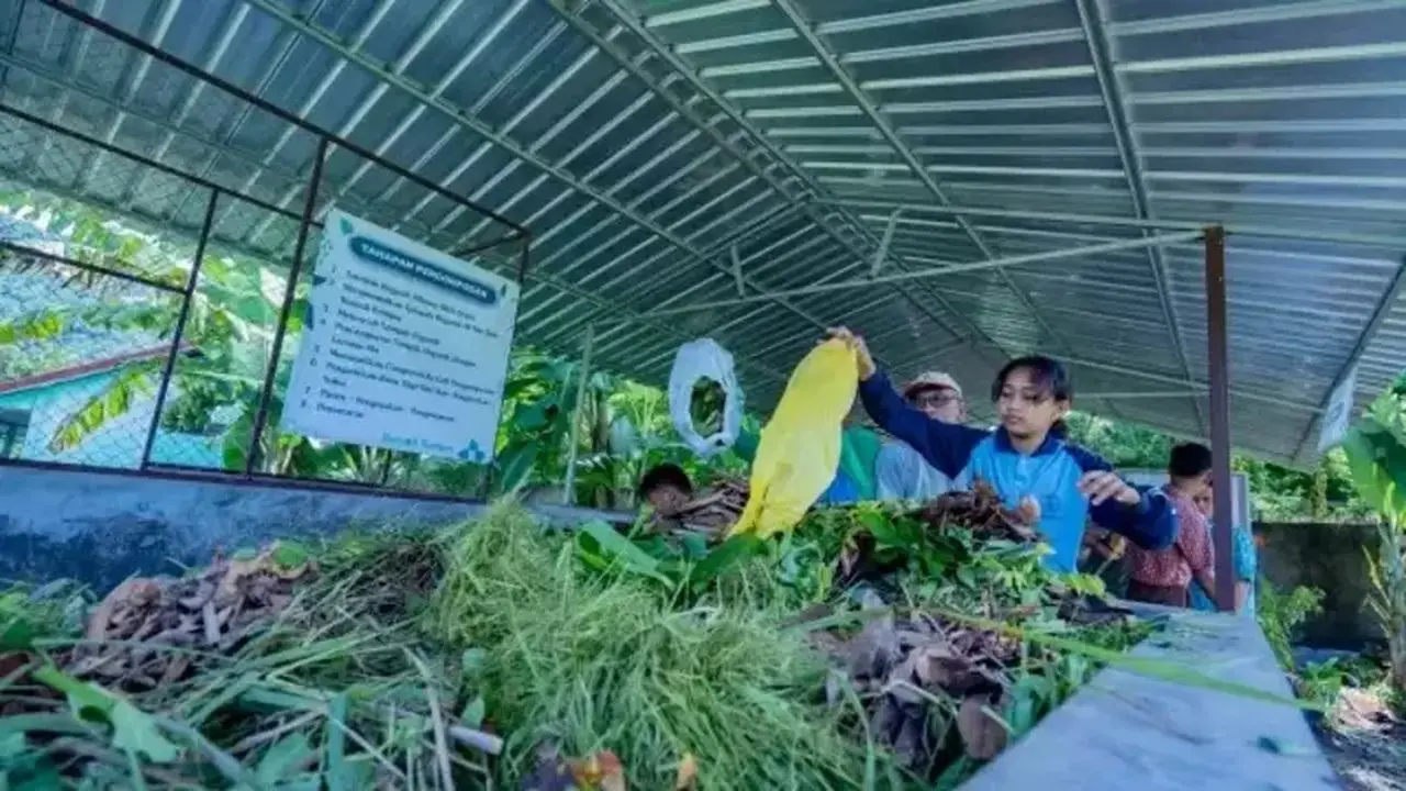 AMMAN Raih Penghargaan Lestari Awards Lewat Program Kelola Sampah Sekolah