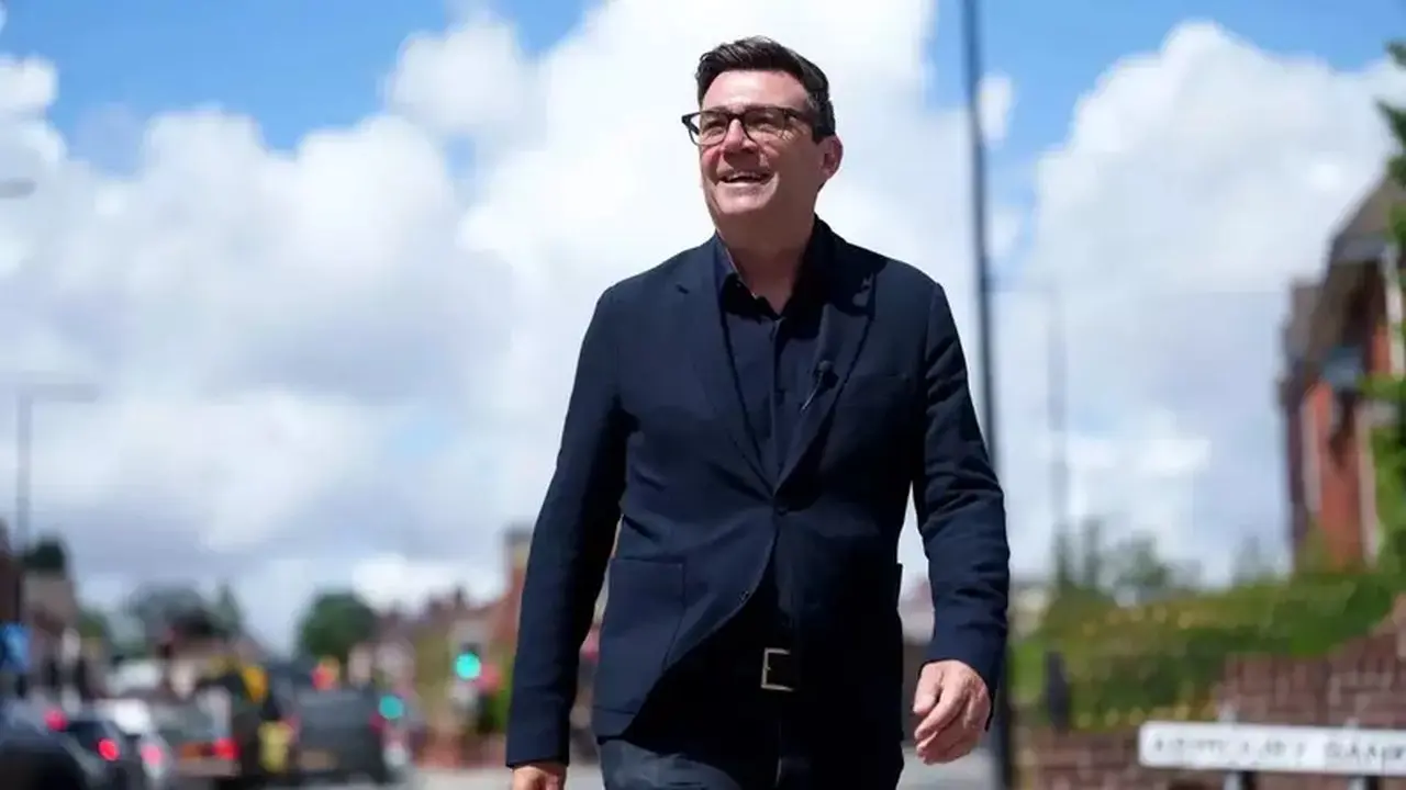 Andy Burnham Pimpin Inggris, Janjikan Kebijakan Berani Atasi Krisis
