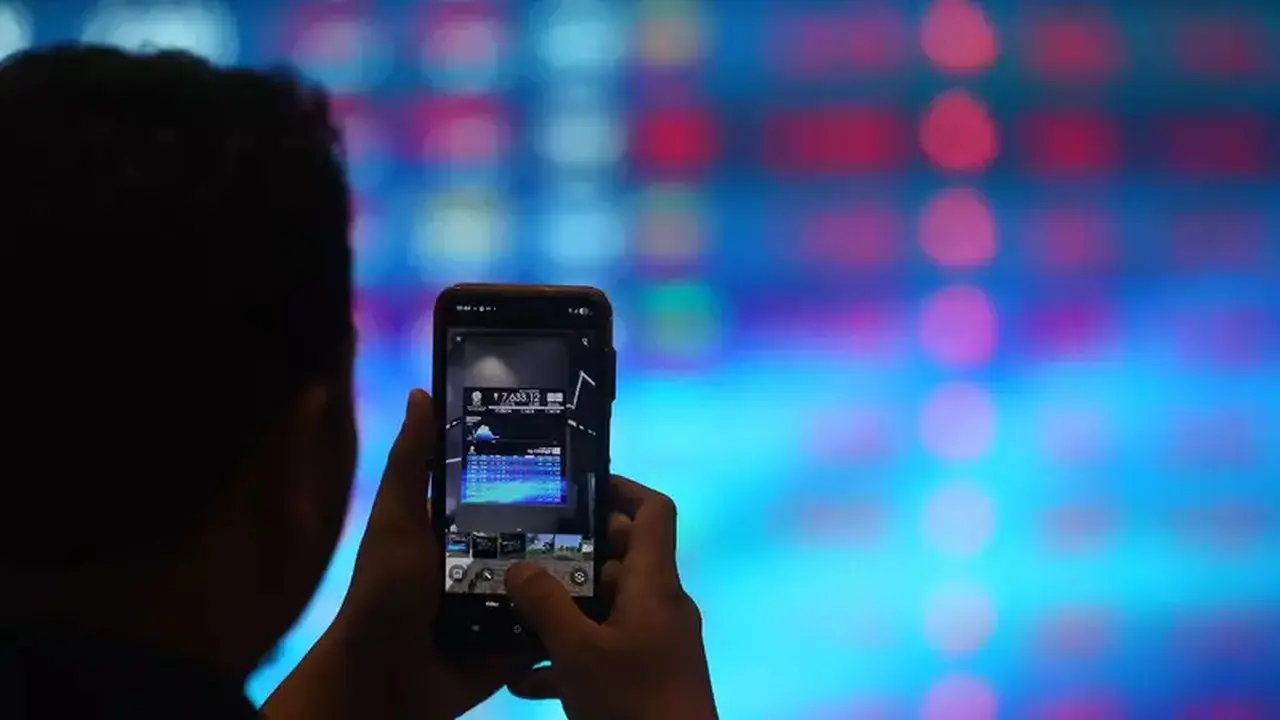 Asing Lepas Saham TPIA, EMAS, dan AMMN Saat IHSG Menguat