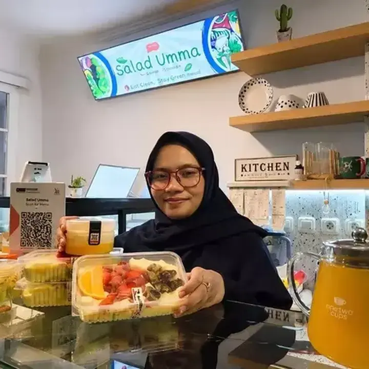 Dari Titik Nol Pandemi, Hikma Bangkit dengan Bisnis Salad Sehat “Salad Umma”