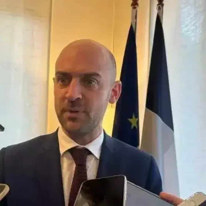Diplomat Prancis Bebas dari Penahanan di Iran, Hubungan Kedua Negara Memburuk