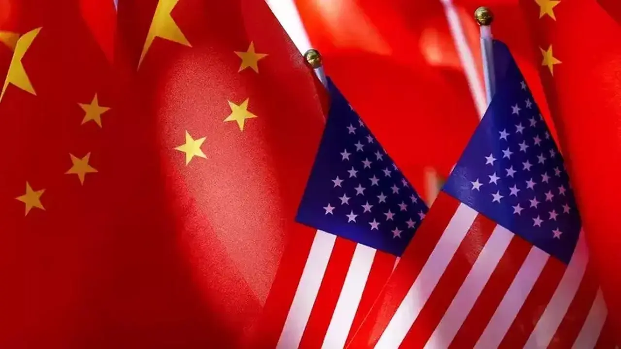 Distilasi Model AI: Medan Perang Baru Persaingan Teknologi AS-China