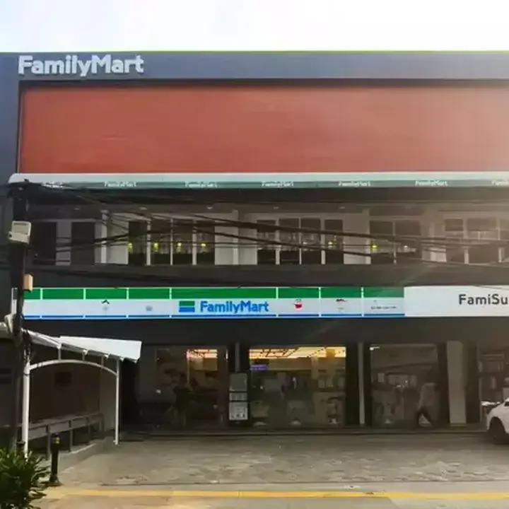 FamilyMart Hadirkan Crayon Shinchan Lewat Kolaborasi Merchandise