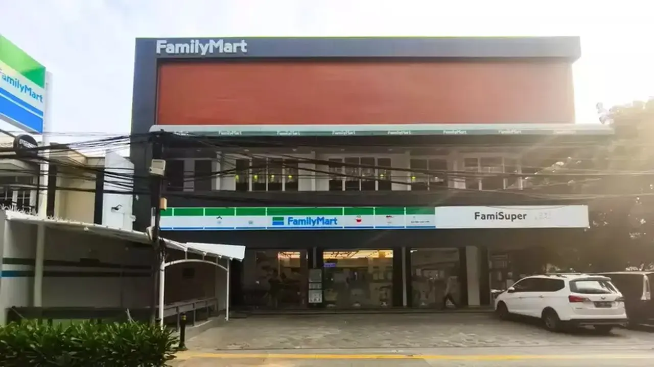 FamilyMart Hadirkan Crayon Shinchan Lewat Kolaborasi Merchandise