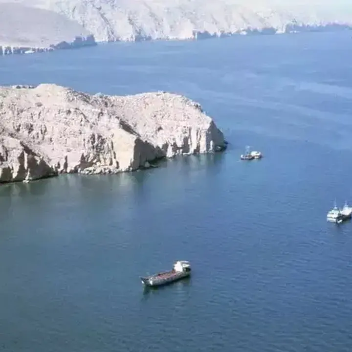 Iran Ancam Blokir Selat Hormuz Jika Aset Dibekukan AS Digunakan