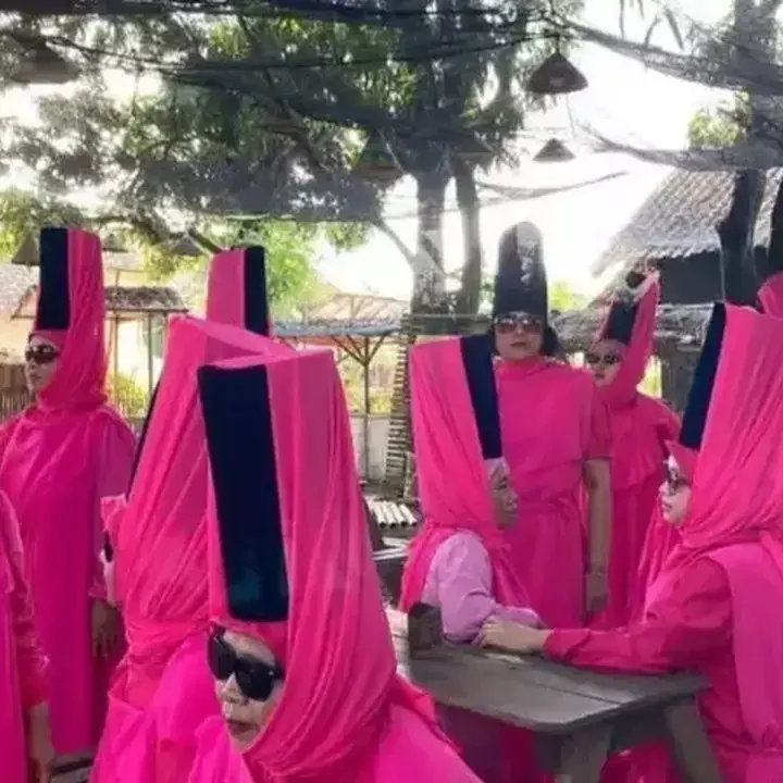 Jerat Utang Bank Emok: Beban Ganda Perempuan di Akar Rumput