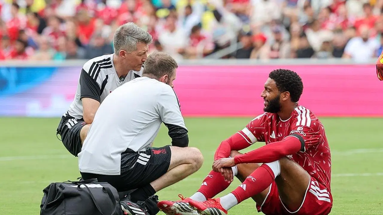 Joe Gomez Cedera, Liverpool Terancam Kekurangan Bek Tengah