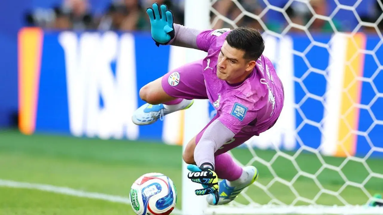 Manchester United Bidik Kiper Paraguay, Orlando Gill, Jadi Transfer Kelima