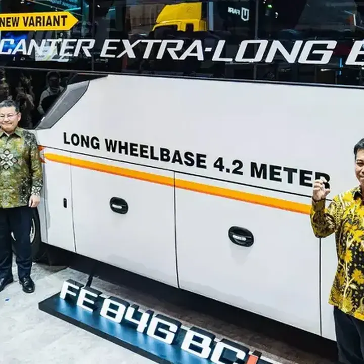 Pariwisata Menggeliat, Mitsubishi Fuso dan Hino Luncurkan Bus Baru di GIIAS 2026