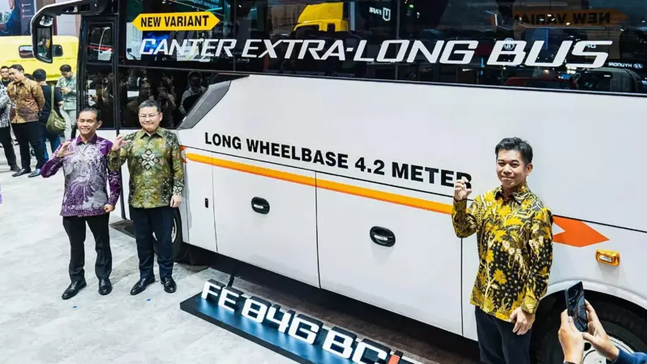 Pariwisata Menggeliat, Mitsubishi Fuso dan Hino Luncurkan Bus Baru di GIIAS 2026
