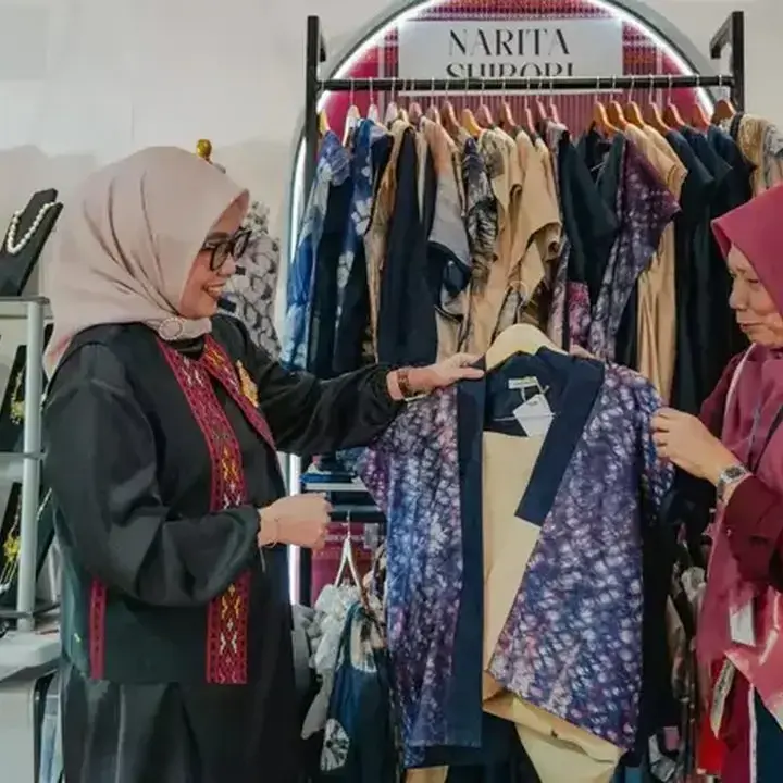 Pertamina Patra Niaga Fasilitasi 11 UMKM Tampil di Indonesia Fashion Week 2026