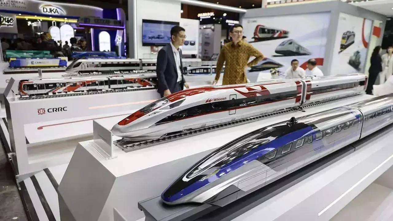 Prabowo Perintahkan Percepatan Proyek Kereta Api Sumatra dan Kalimantan