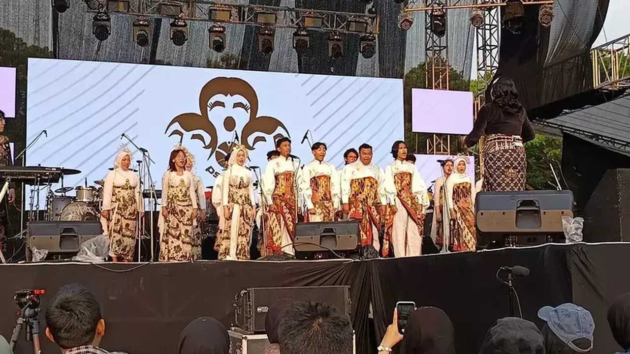 PSM UPI Buka Panggung BTV Semesta Berpesta Bandung dengan Lagu Daerah