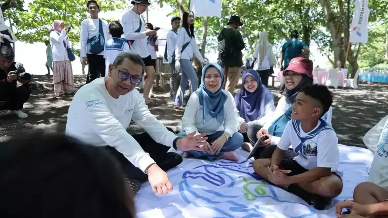 PTK Gelar Edukasi Maritim dan Aksi Bersih Pantai di Bitung
