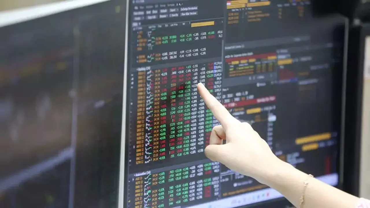 Rangkuman Investasi: Laba Bank Mandiri Meroket, Emas Stabil, dan Rekomendasi BBCA Terbaru